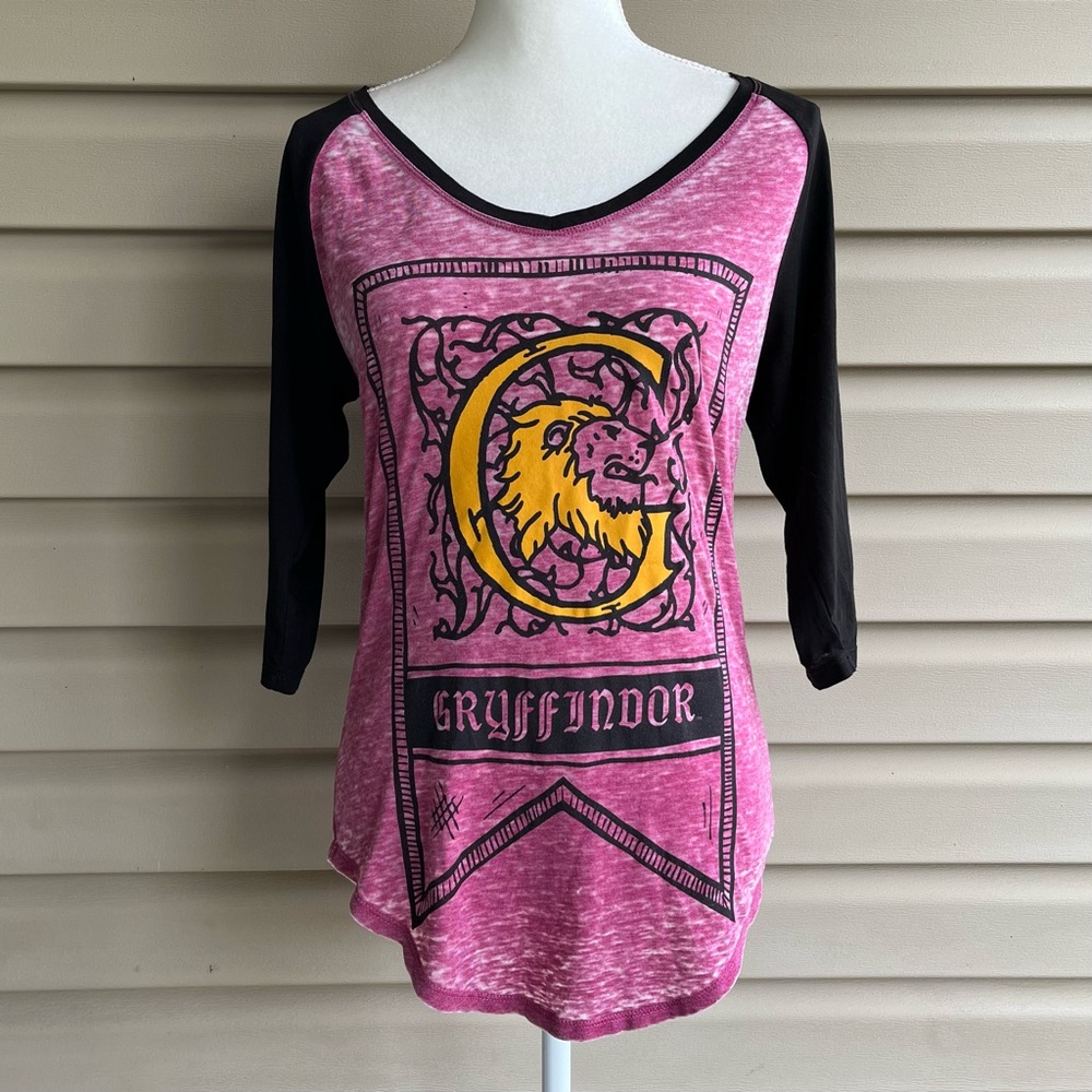 •Warner Bros.• Women’s Harry Potter Gryffindor House Tee - Size Large